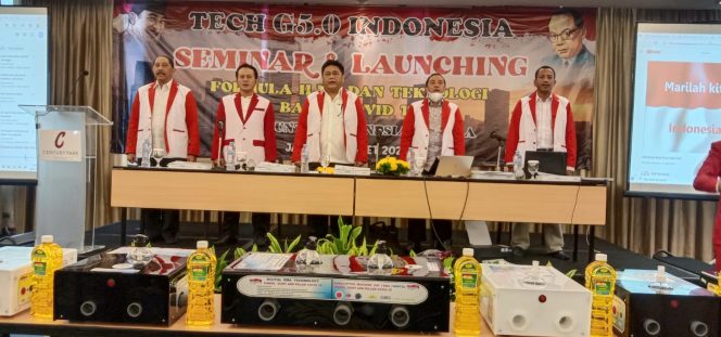 
 Prof.Dr.Joko Ahmad Sampurno (Kedua dari kanan) Saat Launching Alat Pembasmi Covid-19