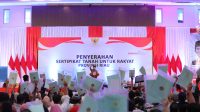 500 Sertipikat Tanah PTSL Diserahkan Wamen ATR/Waka BPN di Kota Pekanbaru