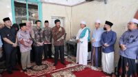 Menteri ATR/Kepala BPN Serahkan Sertipikat Tanah Wakaf Pondok Pesantren Saksi Sejarah Perang 10 November di Surabaya
